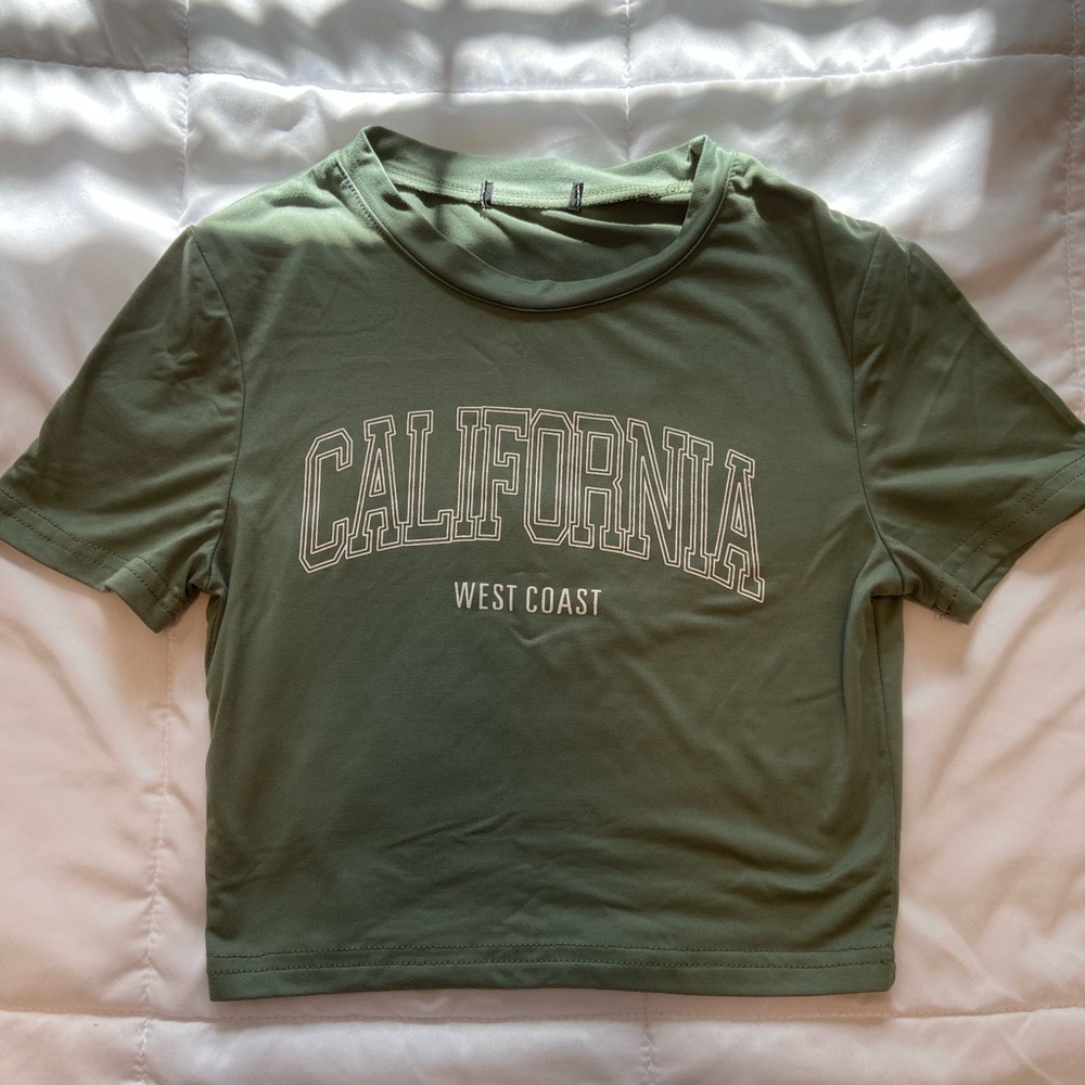 Juniors cropped baby tee